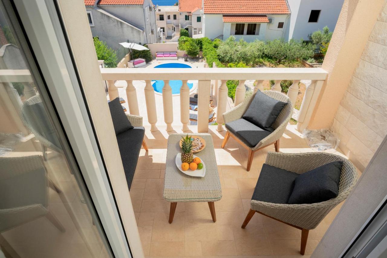 Hektorovic Poolside Apartments Bol Exteriör bild