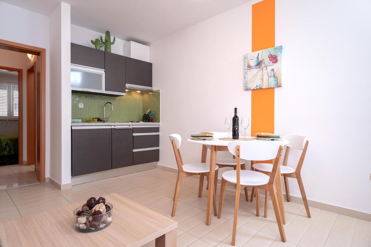 Hektorovic Poolside Apartments Bol Exteriör bild