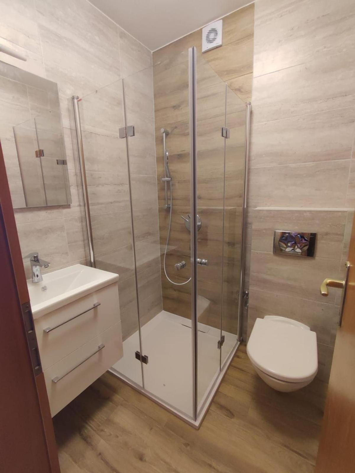 Hektorovic Poolside Apartments Bol Rum bild