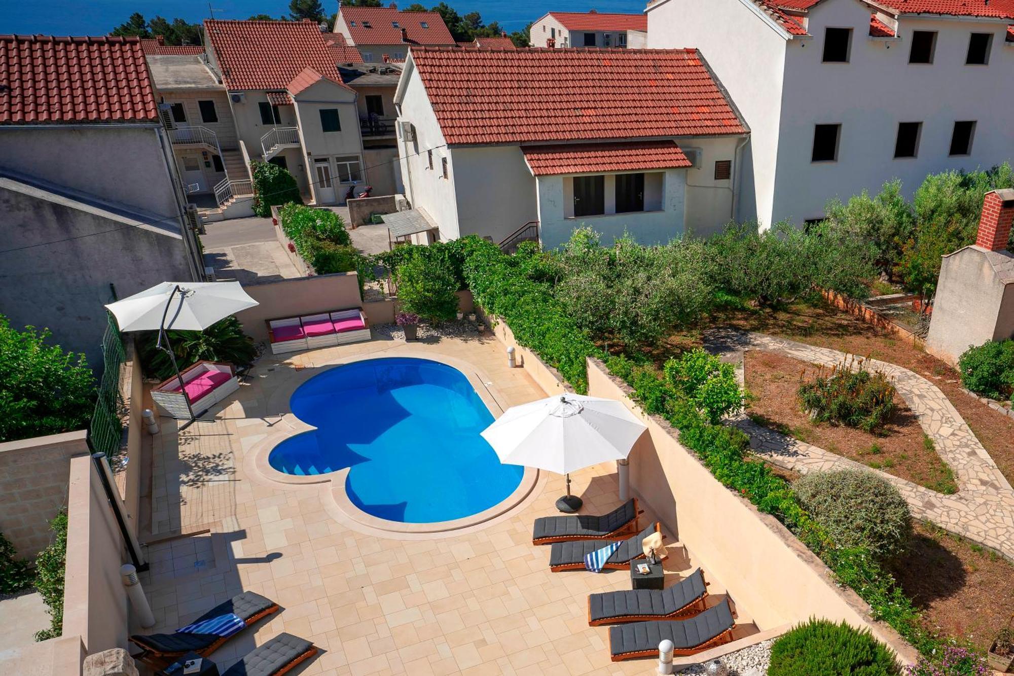 Hektorovic Poolside Apartments Bol Exteriör bild